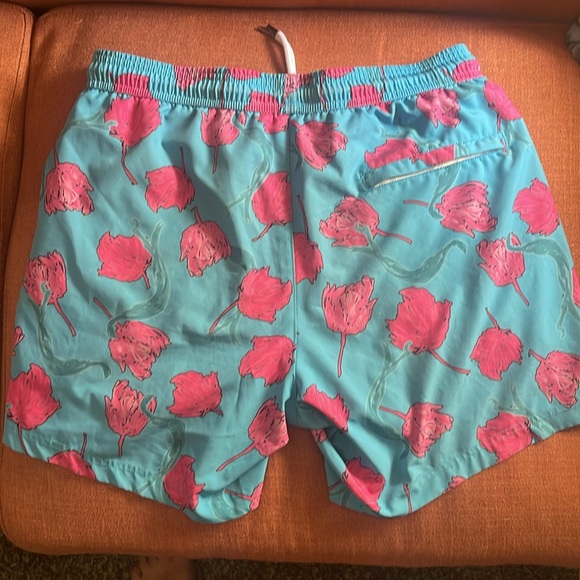 Men's Lined Swim Trunks 2-in-1 Swim Suit | Medium | Floral Pattern | 30 - 32 - Picture 4 of 7